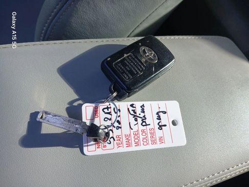 Used 2015 Toyota Prius Four image 12