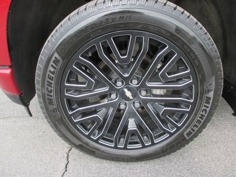 Used 2019 Chevrolet Silverado 1500 High Country w/ High Country Premium Package image 9