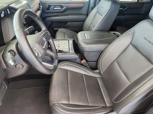Certified 2025 GMC Yukon Denali image 7
