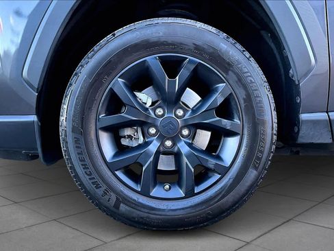 Used 2022 Toyota RAV4 LE image 10