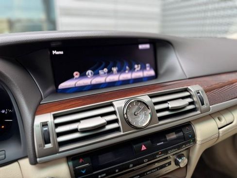 Used 2014 Lexus LS 460 AWD w/ Comfort Package image 14