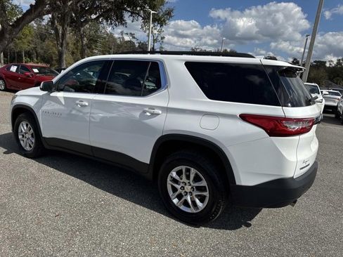 Used 2021 Chevrolet Traverse LT image 4