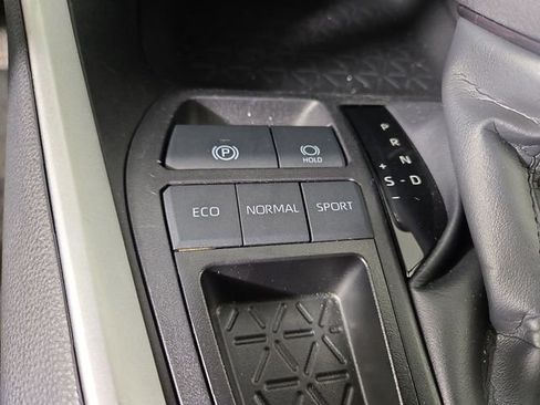 Used 2025 Toyota RAV4 XLE image 26