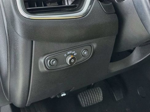 Used 2023 Chevrolet Equinox Premier AWD/4WD image 13