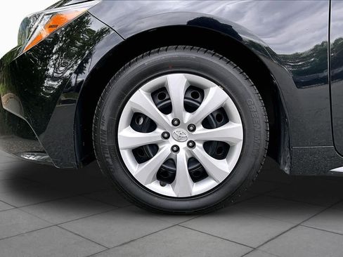 Used 2024 Toyota Corolla LE FWD image 11