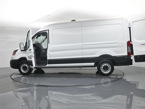 New 2026 Ford Transit 250 148 Medium Roof w/ Load Area Protection Package RWD image 33