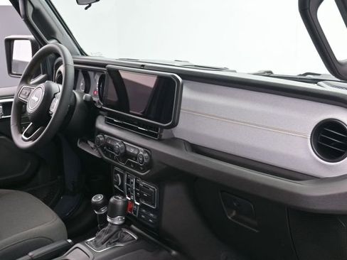 Used 2024 Jeep Wrangler Willys image 31