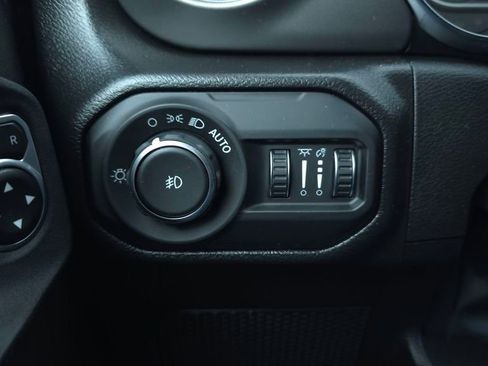 Used 2022 Jeep Wrangler Unlimited Sport image 29