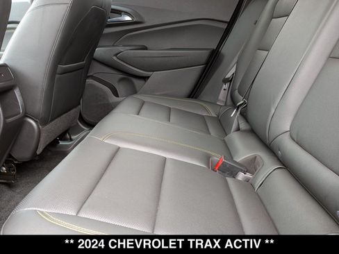 Used 2024 Chevrolet Trax ACTIV w/ Driver Confidence Package FWD image 3