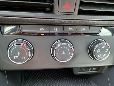 Used 2023 Volkswagen Jetta Sport FWD image 15