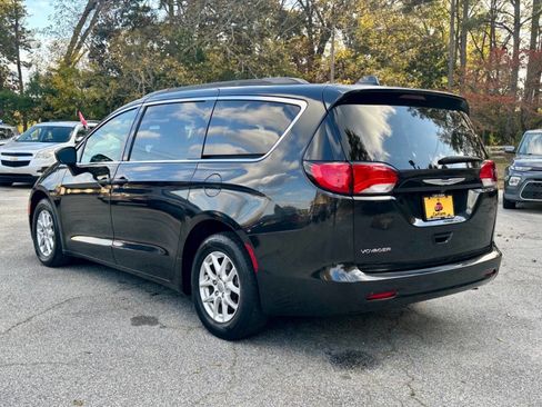 Used 2020 Chrysler Voyager Lxi image 5