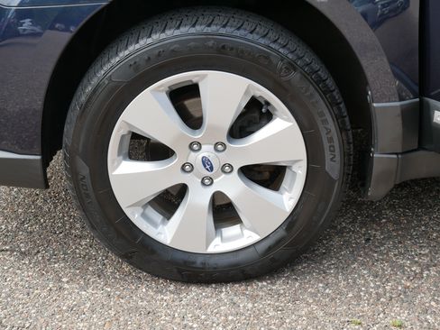 Used 2012 Subaru Outback 2.5i Limited w/ Moonroof Pkg AWD/4WD image 15