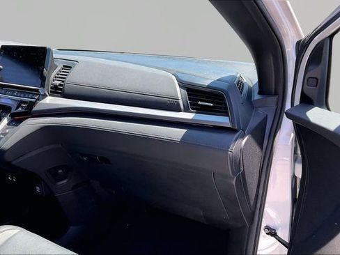 Used 2025 Honda Odyssey Sport-L image 19