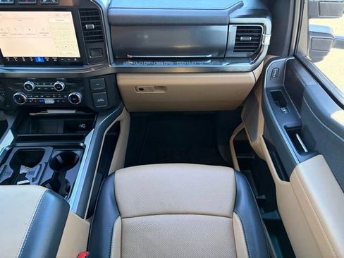 Used 2023 Ford F250 Lariat w/ Chrome Package image 12