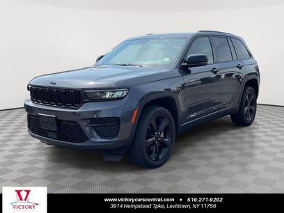 Used 2023 Jeep Grand Cherokee Altitude