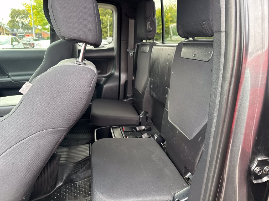 Used 2020 Toyota Tacoma TRD Off-Road w/ Technology Package AWD/4WD image 33