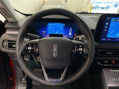 New 2025 Lincoln Aviator AWD w/ Equipment Group 101A image 18