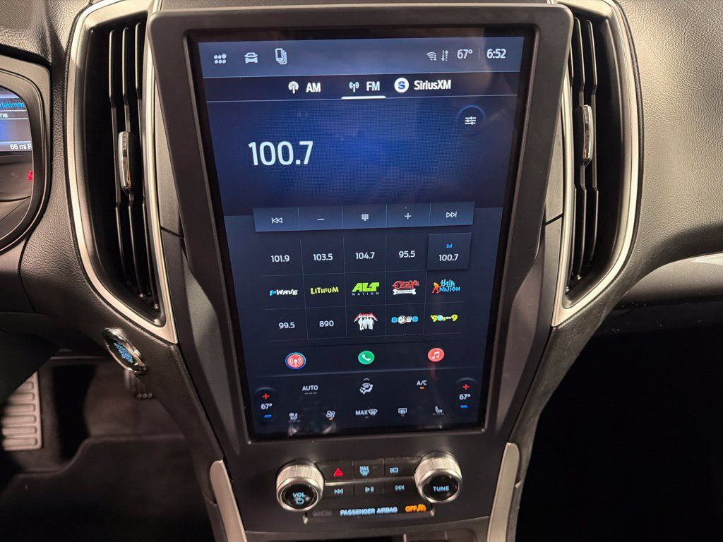 Certified 2024 Ford Edge SEL w/ Convenience Package AWD/4WD image 11