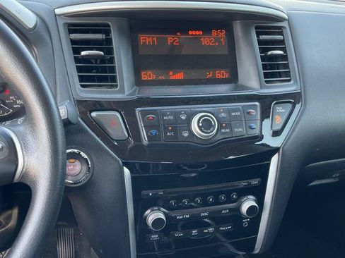 Used 2014 Nissan Pathfinder S FWD image 12