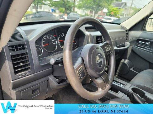 Used 2012 Jeep Liberty Sport AWD/4WD image 11