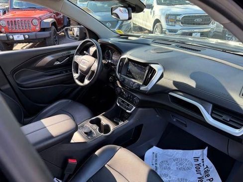 Used 2022 GMC Terrain SLT w/ Infotainment Package II image 11