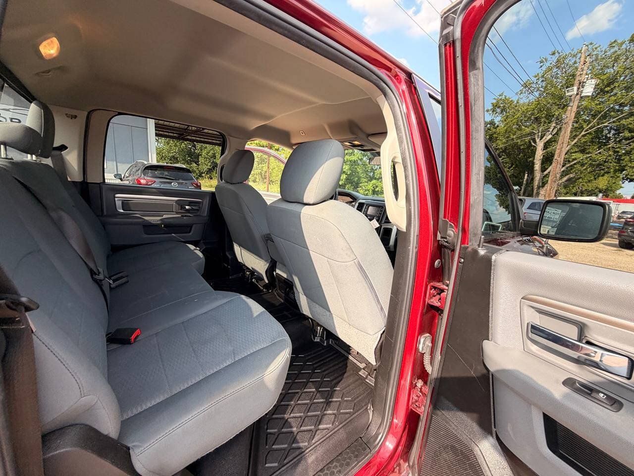 Used 2019 RAM 1500 Classic SLT RWD image 16