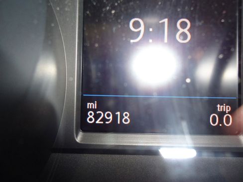 Used 2021 Volkswagen Tiguan SE image 13