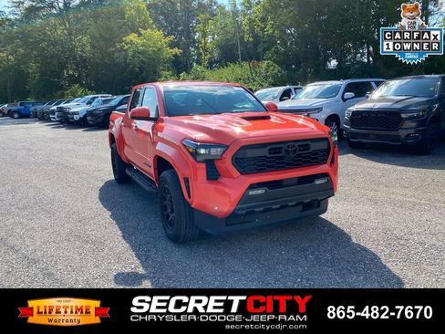 Used 2024 Toyota Tacoma TRD Sport AWD/4WD image 3