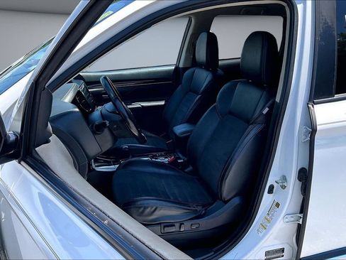 Used 2020 Mitsubishi Outlander SE AWD/4WD image 21