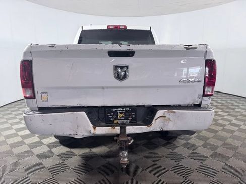 Used 2017 RAM 1500 Express AWD/4WD image 4