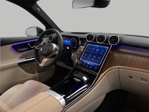 Certified 2024 Mercedes-Benz GLC 300 4MATIC image 19