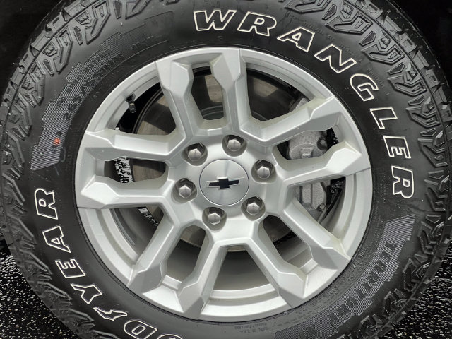 Used 2024 Chevrolet Silverado 1500 RST w/ Convenience Package II AWD/4WD image 8