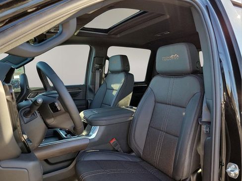 Used 2025 Chevrolet Silverado 2500 High Country w/ High Country Premium Package image 11