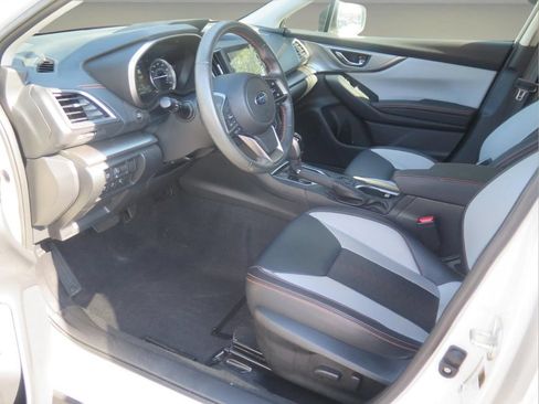Used 2022 Subaru Crosstrek 2.5i Limited w/ Moonroof Package 1 AWD/4WD image 9