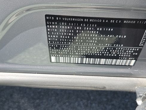 Certified 2024 Volkswagen Tiguan SE R-Line AWD/4WD image 35