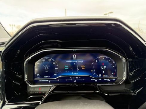 Used 2023 Chevrolet Silverado 1500 LT AWD/4WD image 21