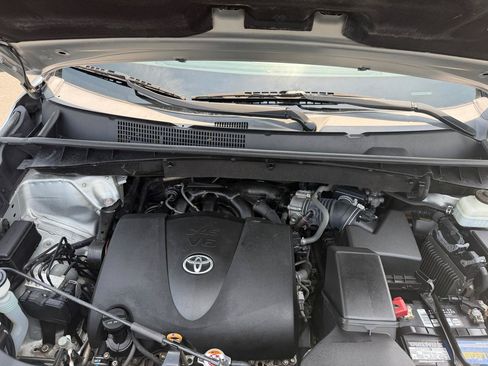 Used 2019 Toyota Highlander Limited Platinum FWD image 22