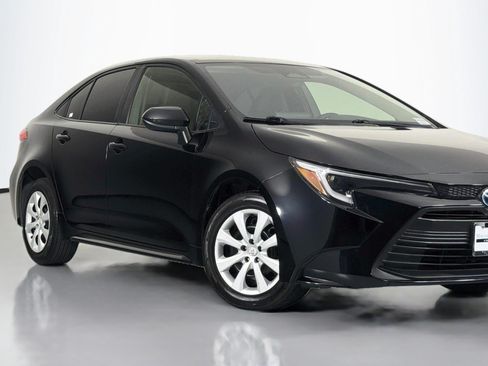 Used 2023 Toyota Corolla LE w/ Carpet Mat Package (TMS) FWD image 14