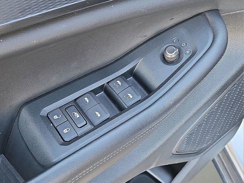 Used 2024 Jeep Grand Cherokee L Laredo image 23