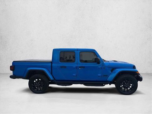 Certified 2025 Jeep Gladiator Sport image 4