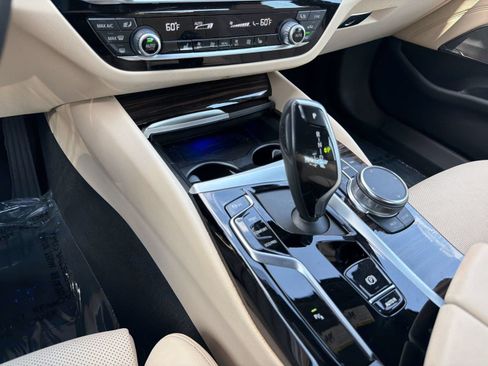 Used 2023 BMW 530i w/ Premium Package RWD image 16