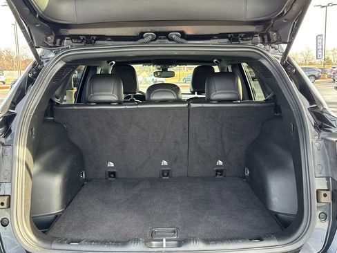 Used 2024 Jeep Compass Latitude image 12