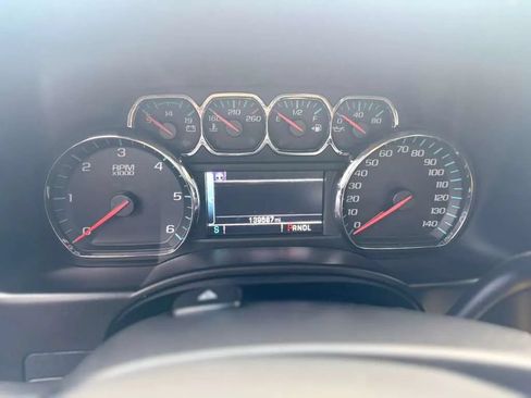 Used 2017 Chevrolet Suburban LT AWD/4WD image 28