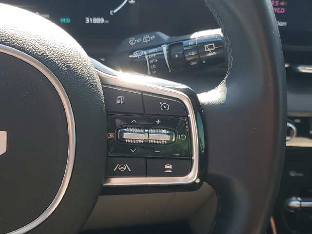 Certified 2024 Kia Carnival SX FWD image 23