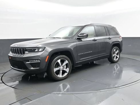 Used 2023 Jeep Grand Cherokee Limited w/ Luxury Tech Group II AWD/4WD image 1
