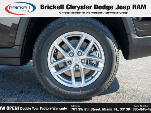 New 2025 Jeep Grand Cherokee L Laredo image 36