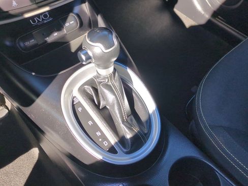 Used 2015 Kia Soul + image 18