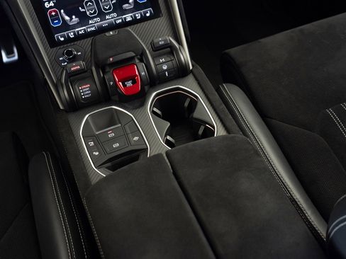 Used 2023 Lamborghini Urus Performante AWD/4WD image 43
