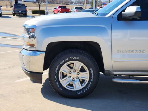 Used 2018 Chevrolet Silverado 1500 LT w/ All Star Edition image 11
