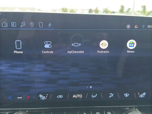 Used 2024 Chevrolet Blazer EV LT AWD/4WD image 32